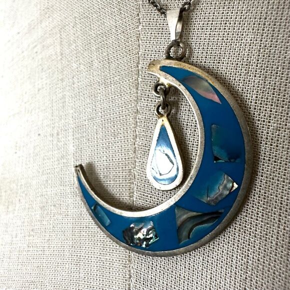 Boho Abalone Crescent Moon Necklace โ Vintage Inlay Drop Pendant - Picture 5 of 8